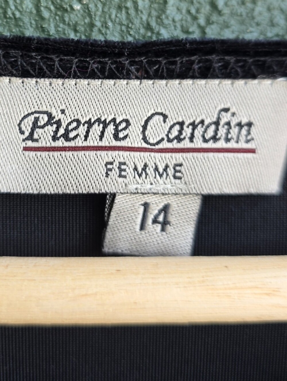 Pierre Cardin Black Velvet Top with Patterned Sheer Sleeves Sz L/14 - Picture 7 of 11